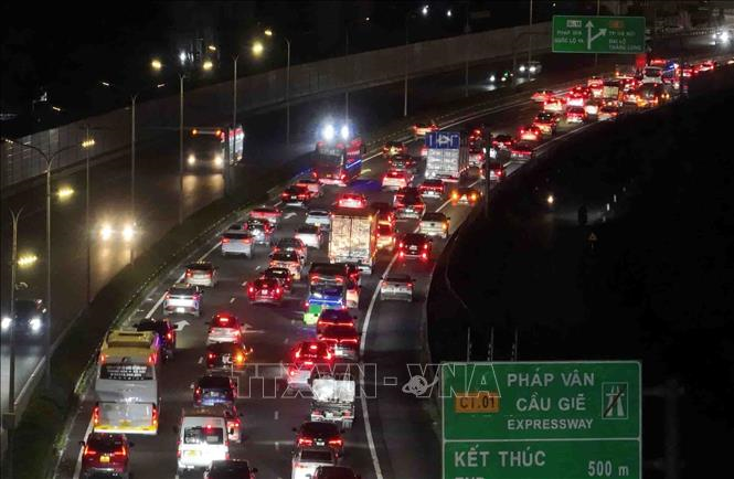 Thủ tướng Chính phủ yêu cầu tăng cường bảo đảm trật tự, an toàn giao thông phục vụ nhân dân trong kỳ nghỉ Tết 